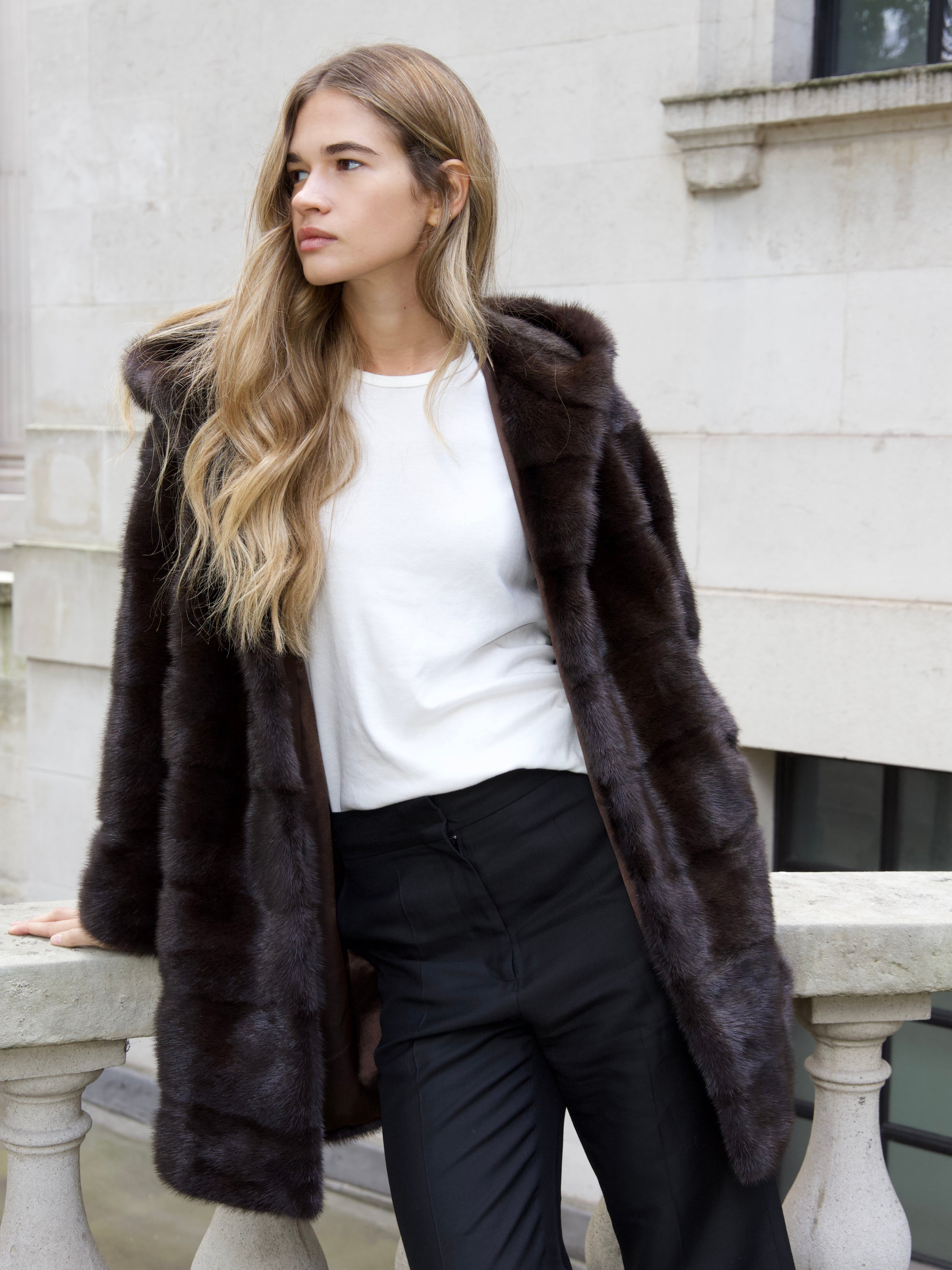 The Hooded Jona Coat Taupe Brown – L.Cuppini